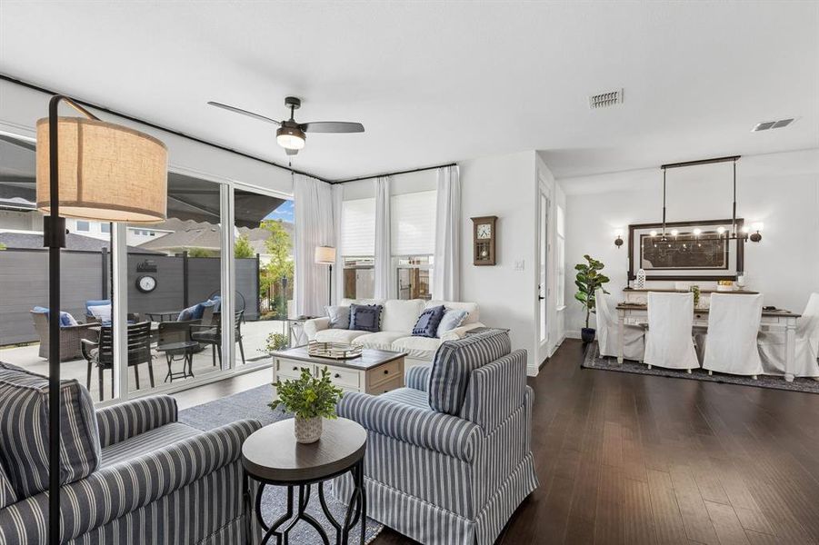 Family Room
Expansive stacking sliding doors blur the line between indoors and out, filling the family room with natural light and creating effortless access to outdoor living spaces.