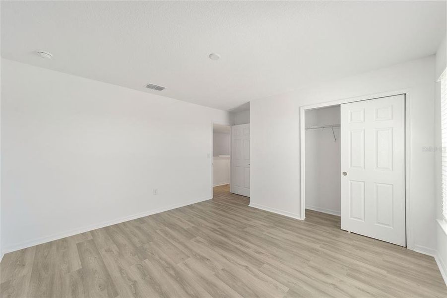 Spacious, unfurnished interior of a new home in Calesa Township, Ocala (Image 33).
