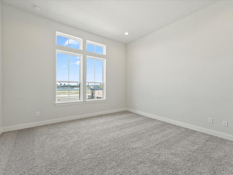 Spacious, unfurnished interior of a new home in Uptown District, Houston (Image 14).