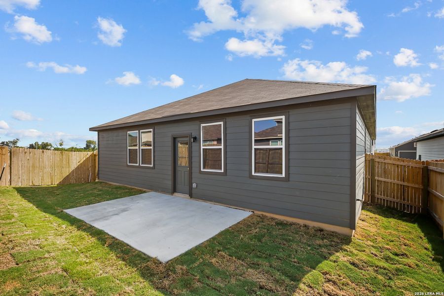 Exterior details and patio area of a home in Hiddenbrooke, Seguin (Image 21).