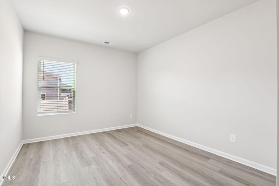 15-web-or-mls-Raleigh- River Glen-38 Hof