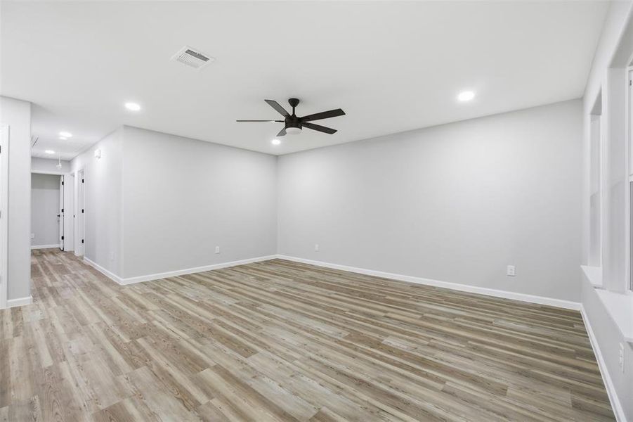 Spacious, unfurnished interior of a new home in , Hillsboro (Image 14).
