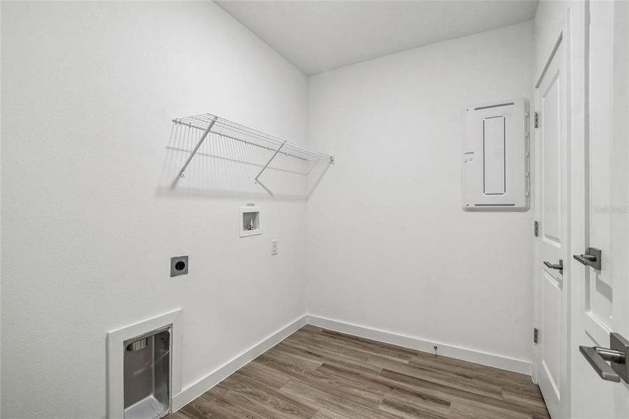 Spacious, unfurnished interior of a new home in , Citrus Springs (Image 16).