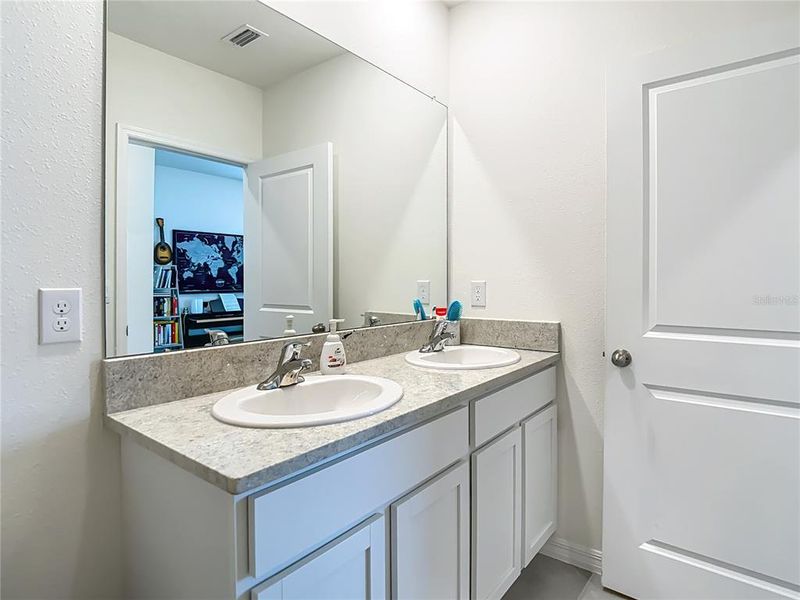 Furnished interior view inside a new home in , Wesley Chapel (Image 15).