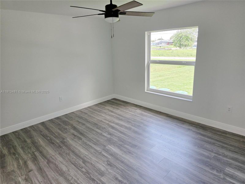 Spacious, unfurnished interior of a new home in , Lake Placid (Image 15).