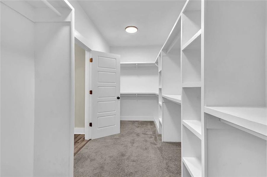 Spacious, unfurnished interior of a new home in , Macon (Image 34).