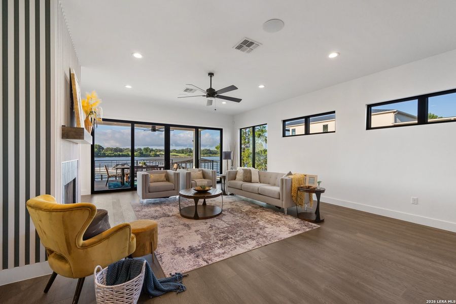 Furnished interior view inside a new home in , Kingsland (Image 19).