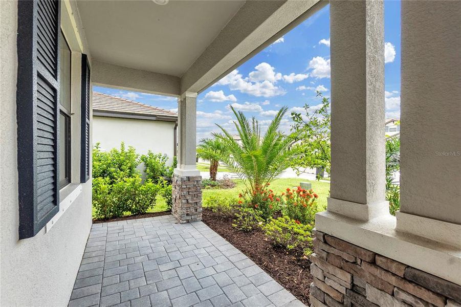 Exterior details and patio area of a home in , Bradenton (Image 19).