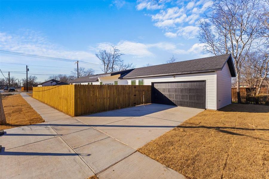 Exterior details and patio area of a home in , Greenville (Image 19).