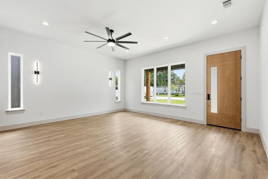 Spacious, unfurnished interior of a new home in , Bridgeport (Image 32).