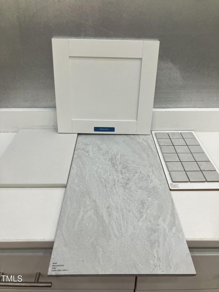 432 WR FM - Primary Bath Photo