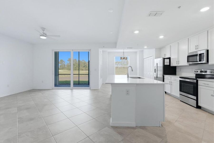 Spacious, unfurnished interior of a new home in , Venice (Image 24).