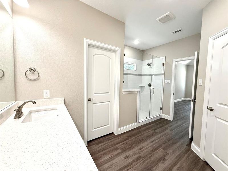 Spacious, unfurnished interior of a new home in , Lake Kiowa (Image 26).