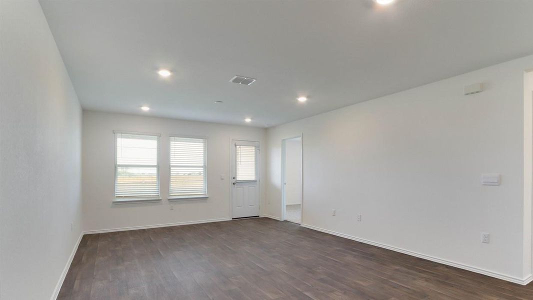 Spacious, unfurnished interior of a new home in Palomino, Manor (Image 12).