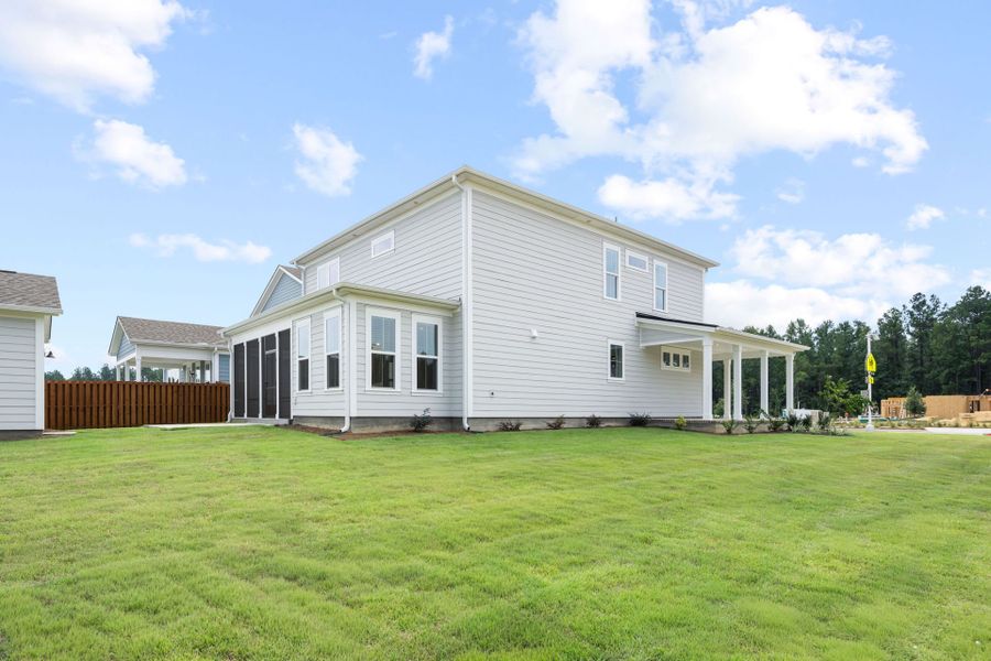 Exterior details and patio area of a home in Heartwood, Richmond Hill (Image 29).