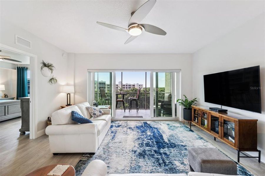 Furnished interior view inside a new home in , Largo (Image 13).