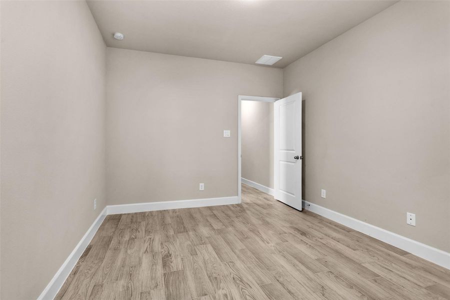 Spacious, unfurnished interior of a new home in , Willis (Image 33).