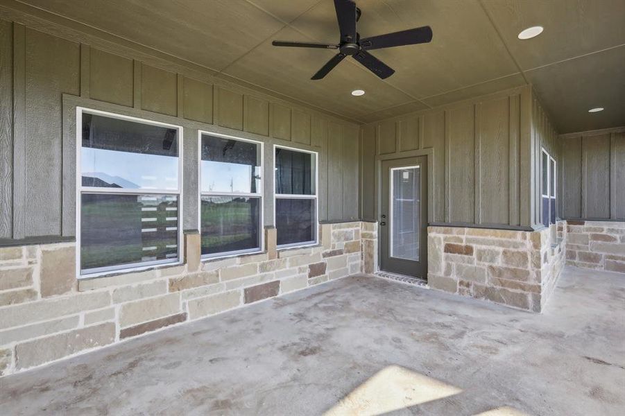 Property entrance with ceiling fan