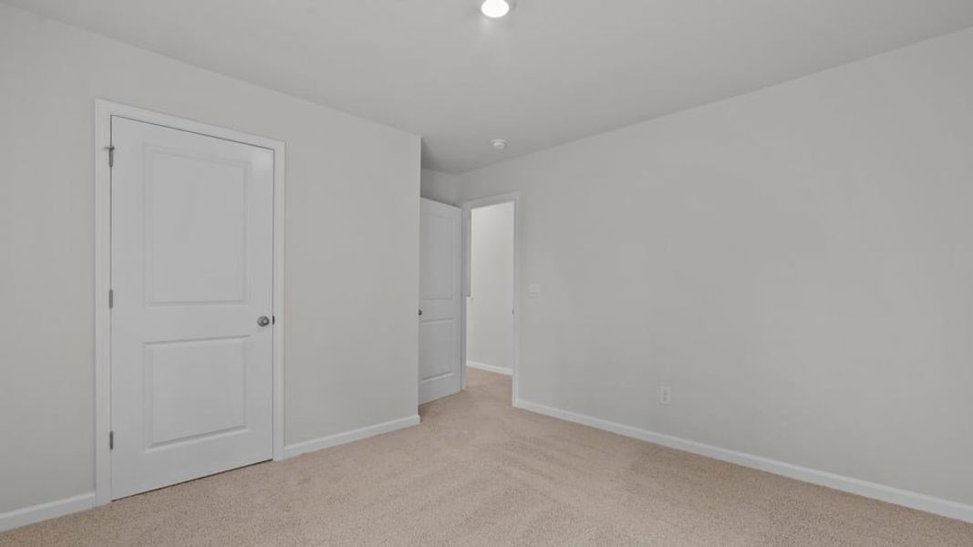 Spacious, unfurnished interior of a new home in Blair Ridge, La Grange (Image 33).