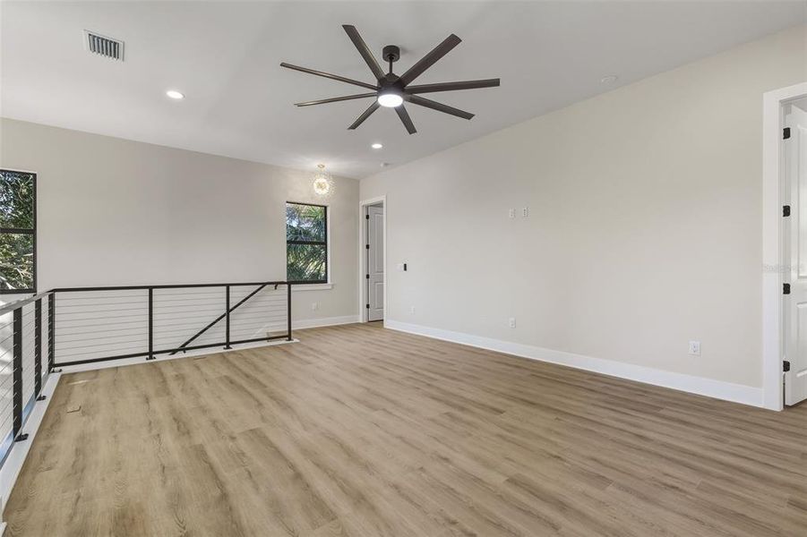 Spacious, unfurnished interior of a new home in , Tampa (Image 20).