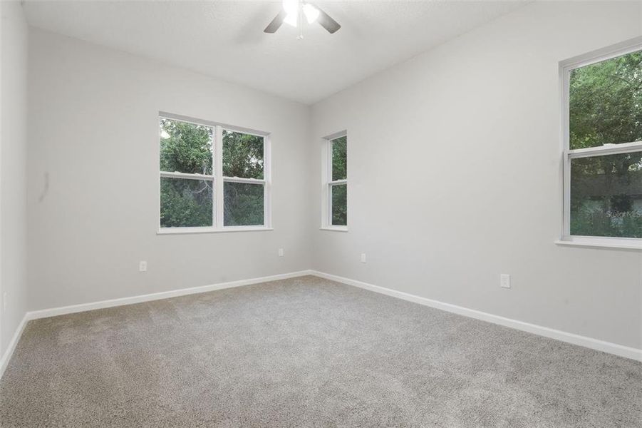 Spacious, unfurnished interior of a new home in , Debary (Image 24).