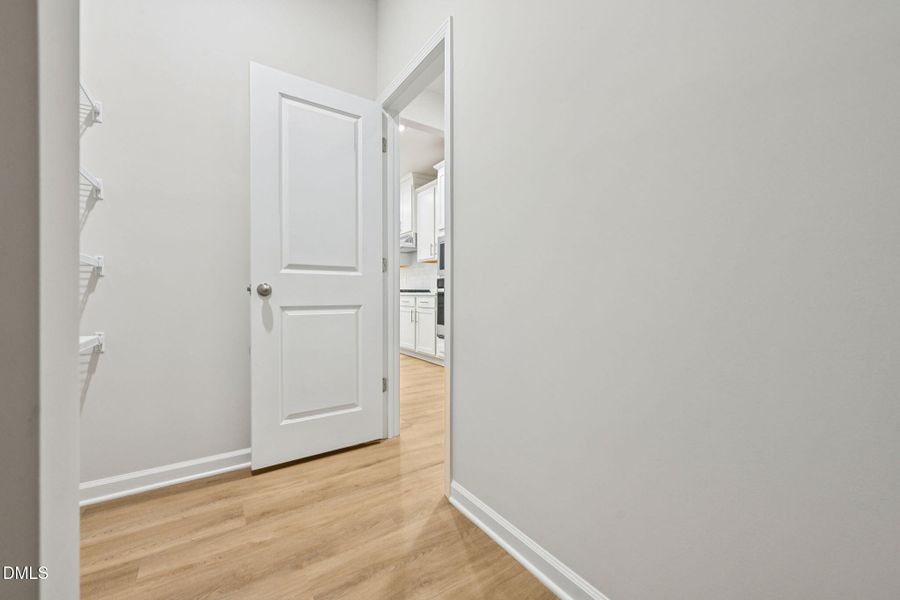 19-web-or-mls-Raleigh - Oak Manor - 536