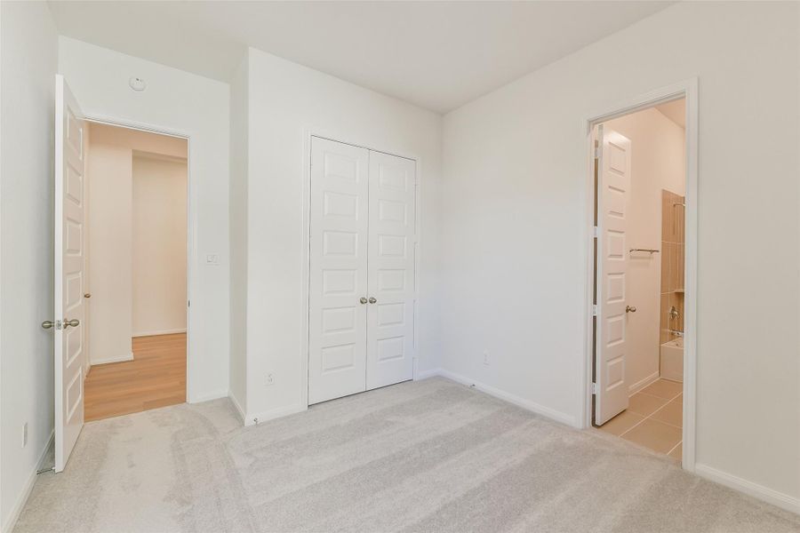 Spacious, unfurnished interior of a new home in Stone Creek Ranch, Hockley (Image 29).