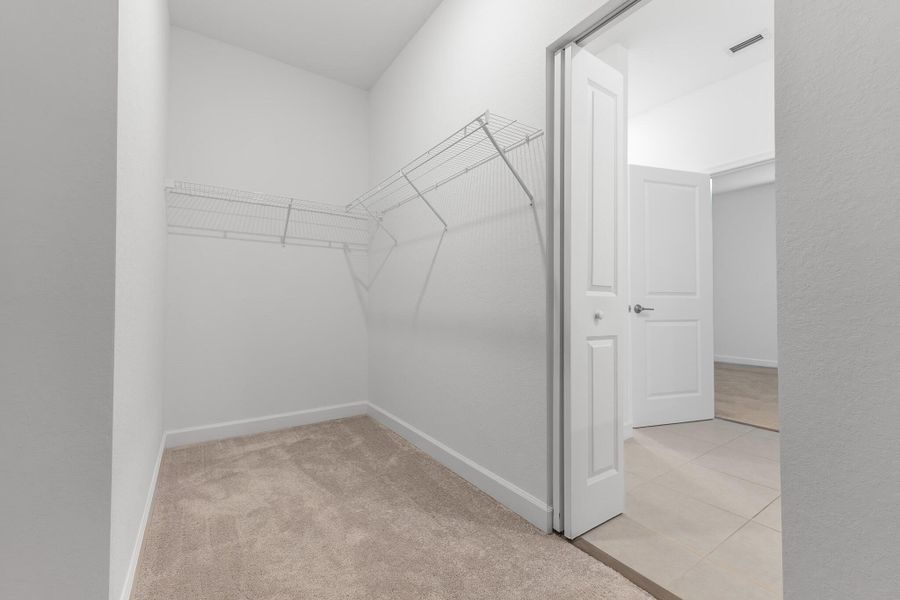 Spacious, unfurnished interior of a new home in , Port St. Lucie (Image 10).