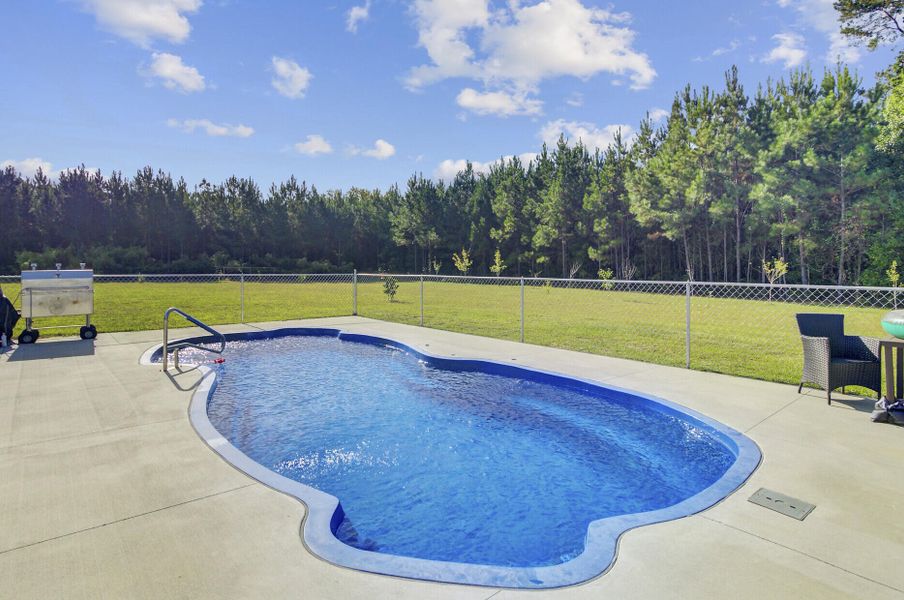 Community amenities in , Cottageville (Image 19).