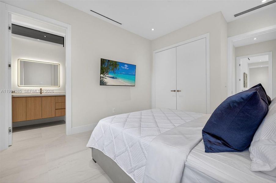 Furnished interior view inside a new home in , Fort Lauderdale (Image 20).