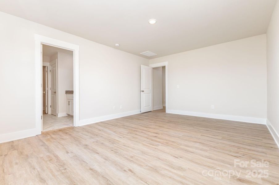 Spacious, unfurnished interior of a new home in , Mooresville (Image 20).