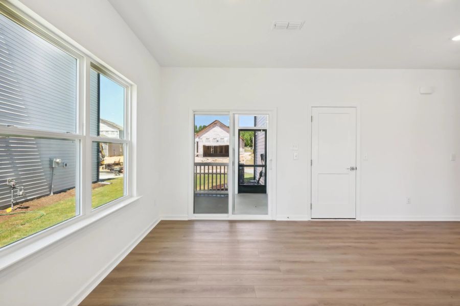 Representative images and renderings are for illustrative purposes. Actual structural options and design finishes of home may vary. Representative images and renderings are for illustrative purposes. Actual structural options and design finishes of home may vary.