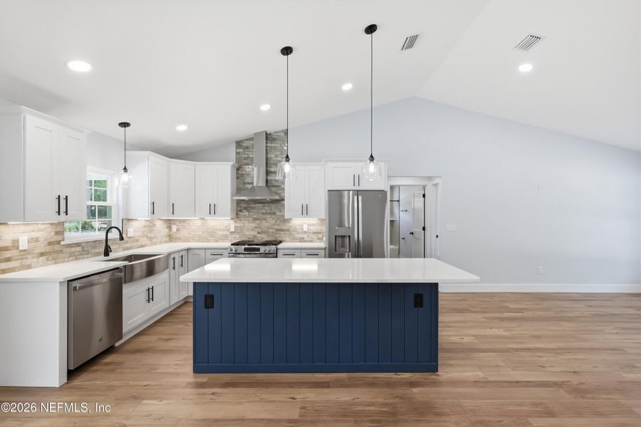 Furnished interior view inside a new home in , Palatka (Image 6).