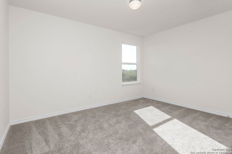 Spacious, unfurnished interior of a new home in Spanish Trails, San Antonio (Image 11).