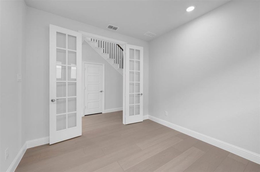 Spacious, unfurnished interior of a new home in Aster Park, McKinney (Image 32).