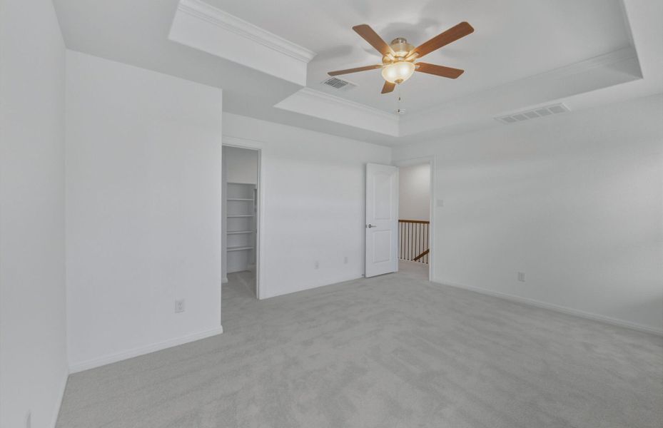 Spacious, unfurnished interior of a new home in Wolf Ranch, Georgetown (Image 19).