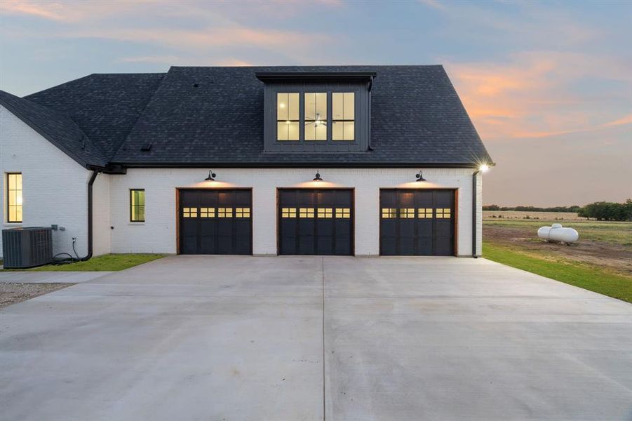 Exterior details and patio area of a home in , Krum (Image 28).