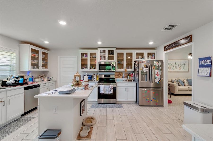 Furnished interior view inside a new home in , Dunnellon (Image 19).