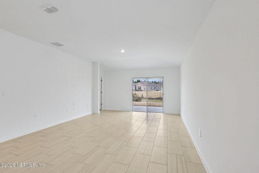 Spacious, unfurnished interior of a new home in , Jacksonville (Image 16).