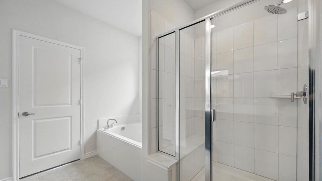 Furnished interior view inside a new home in Lakewood Trails, Forney (Image 10).