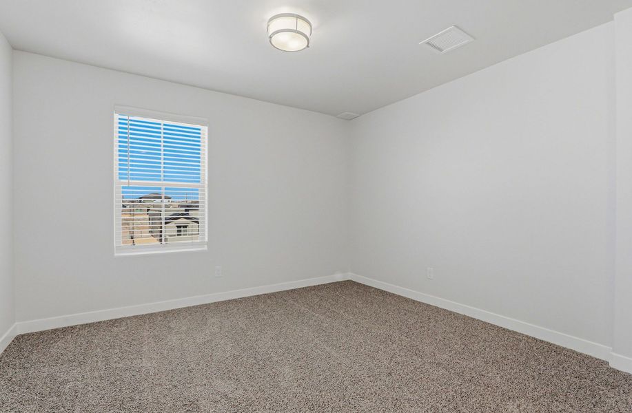 Spacious, unfurnished interior of a new home in Emerald Estates, El Paso (Image 31).