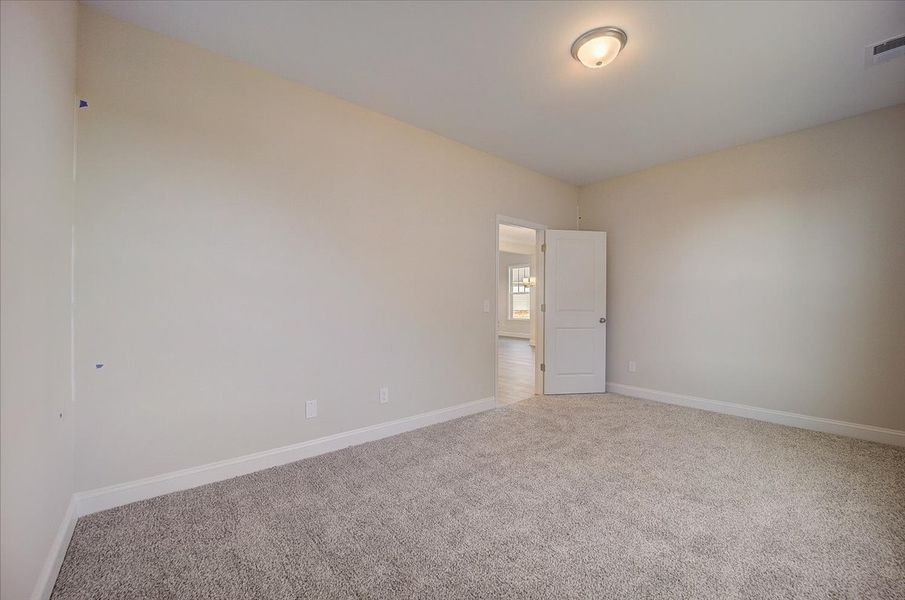 Representative unfurnished interior of a home built from the Oakland by SK Builders in Blue Ridge Trail, Fountain Inn (Image 34).