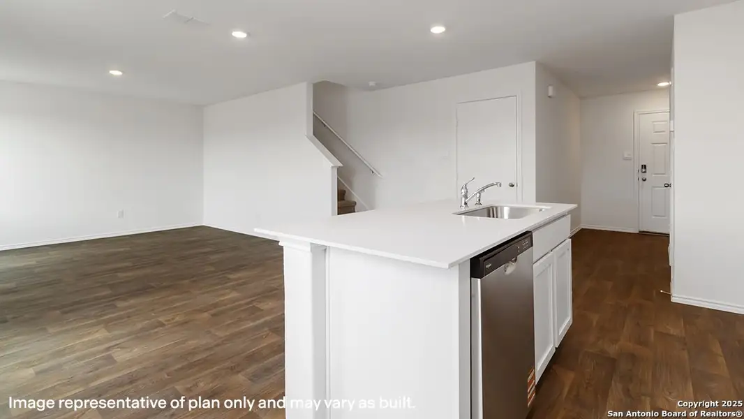 Image 28 of a home in Avenida.