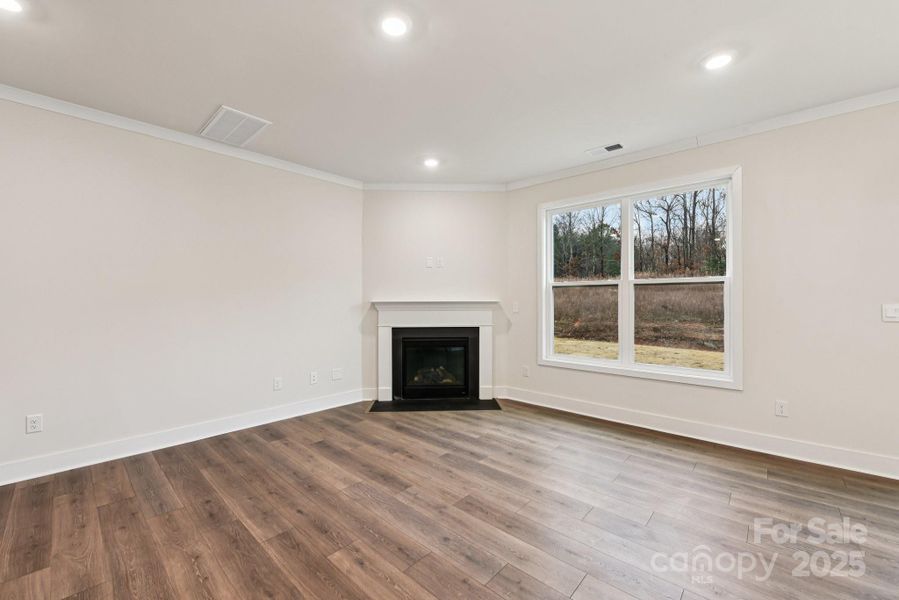 Spacious, unfurnished interior of a new home in Laurelbrook, Sherrills Ford (Image 18).