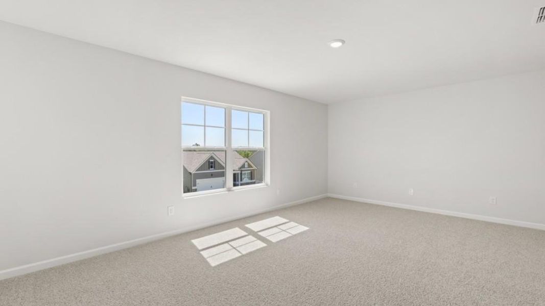 Spacious, unfurnished interior of a new home in Sheffield Highlands, Dallas (Image 11).