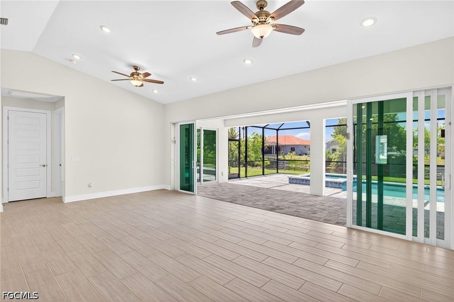 Spacious, unfurnished interior of a new home in Cape Coral, Cape Coral (Image 15).