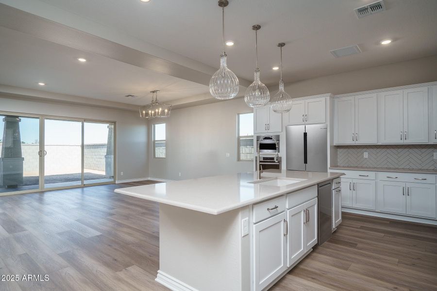 4) KITCHEN 4) KITCHEN