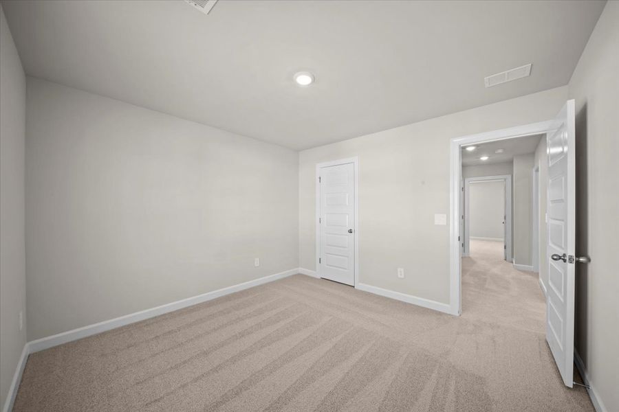 Spacious, unfurnished interior of a new home in Shiloh Valley, Piedmont (Image 18).