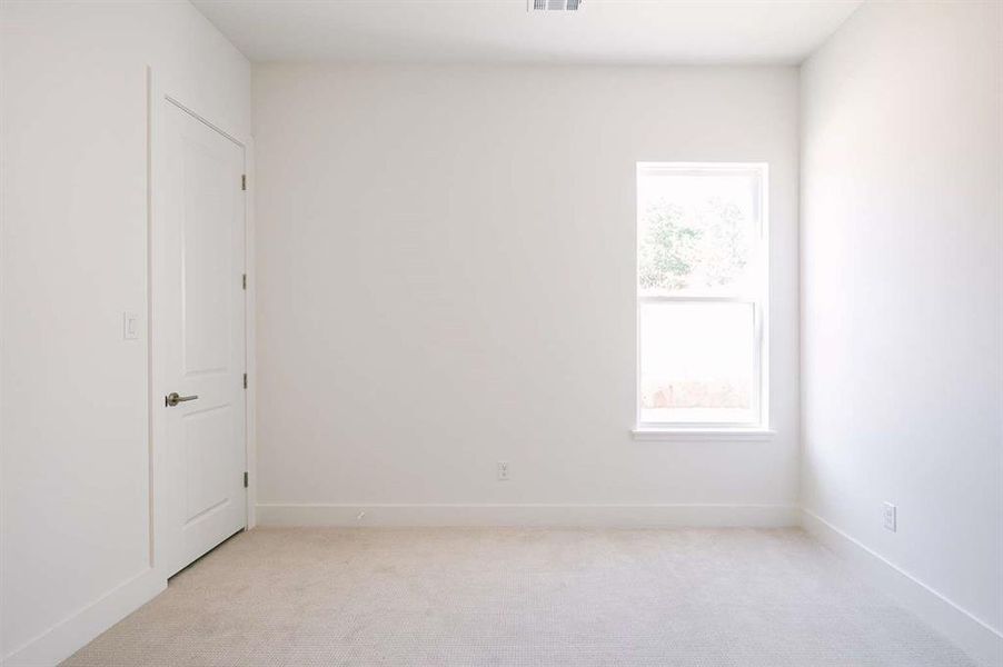 Spacious, unfurnished interior of a new home in , Weatherford (Image 24).