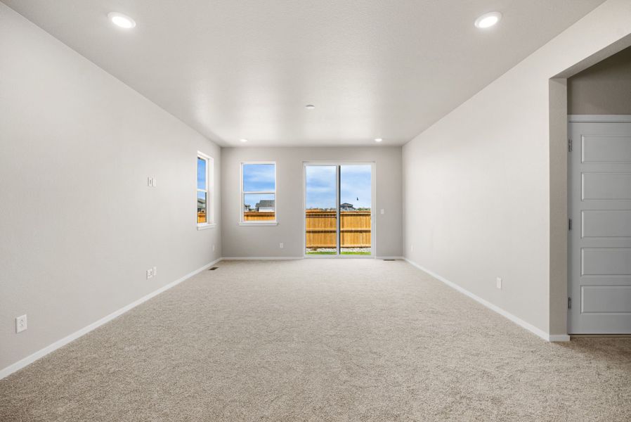 Spacious, unfurnished interior of a new home in Wolf Creek Run West, Strasburg (Image 14).